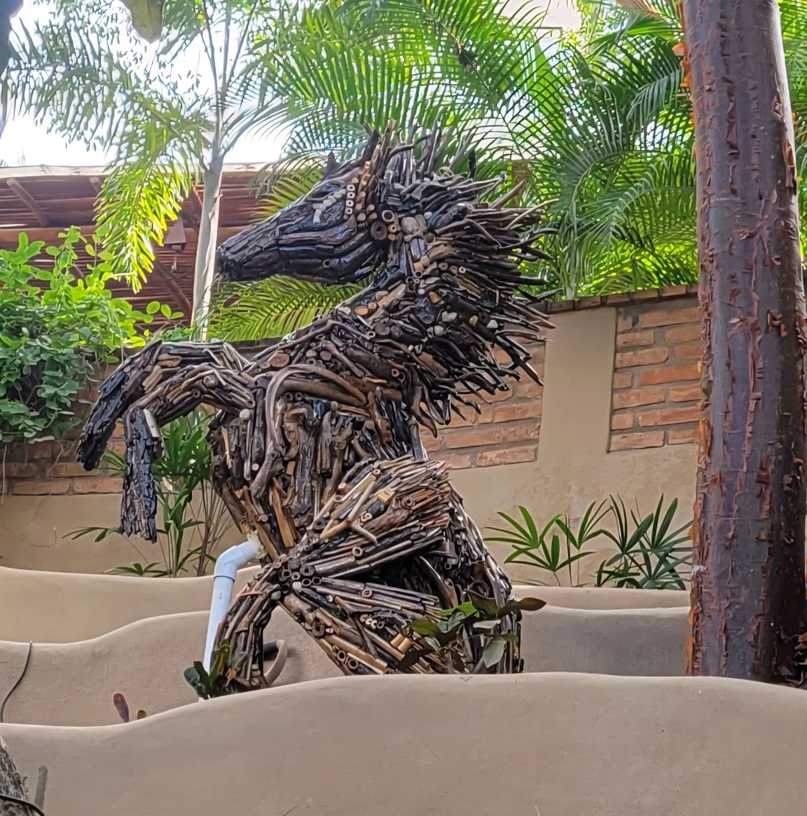 Detalle del Caballo Marino, perfil y ensamble de la madera
